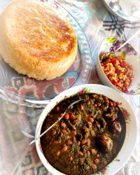 کته قالبی و خورشت قرمه سبزی