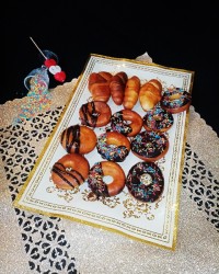 دونات و کروسان مغز دار