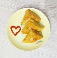 پیراشکی مرغ و سیب زمینی