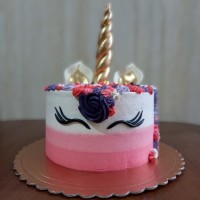 کیک خامه ای یونیکورن