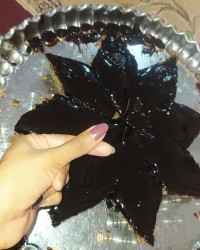 کیک شکلاتى توى قالب گوزلفر