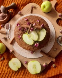 کیک خیس سیب و گلاب