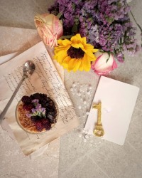 دسر شعریه با کرم پاتیسیر