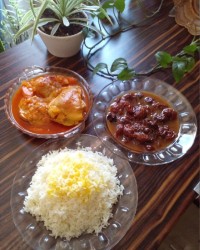 چلو خورشت مرغ و آلو.