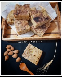 کیک موز و بادام در تابه