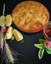 کیک خیس سیب و گلاب