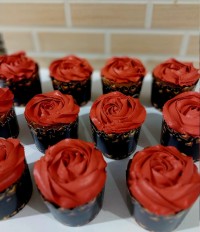 کاپ کیک وانیلی تقدیم نگاه مهربونتون❤️❤️❤️