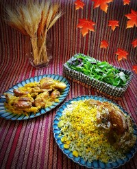 باقالی پلو ماهیچه با ته دیگ کاهو