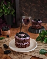 کیک شیر شکلاتی