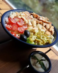 بفرمایید سالاد