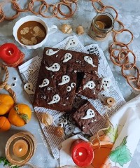 کیک براونی خرما