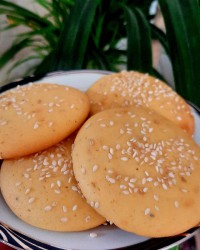 کلوچه پایه کلوچه با طعم هل و زعفران