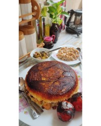 کشمش پلو با ته دیگ بادمجان