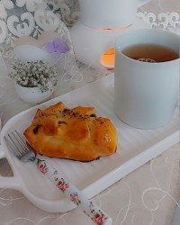 نان با مغز سیب و دارچین