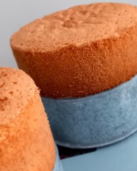 کیک اسفنجی بدون شیر،بکینگ پودر،روغن ورق زدنی