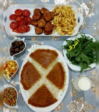 ته دیگ سیب زمینی و کتلت مرغ