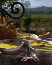 فرنی زعفرانی