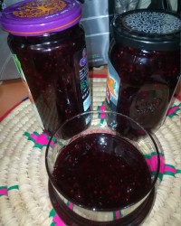 مربای تمشک فریز شده.