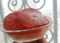 کرم چیز خرمالو همراه با خرمالو خشک