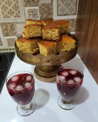 کیک ساده همراه با شربت شاه توت