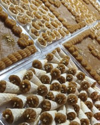 حلوا خیرات ورق بزن عزیزم