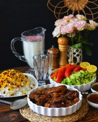 زرشک پلو با مرغ و آلو مازندرانی