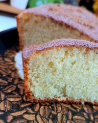 کیک وانیلی اسفنجی