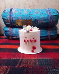 کیک روز زن ومادر بماند به یادگار ۱۴۰۲/۱۰/۱۳