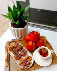 پیراشکی سیب و دارچین