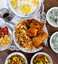 اکبر جوجه با سس مخصوص