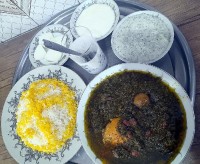 بفرمایید قرمه سبزی بامرغ