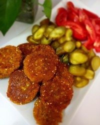 فلافل وکیک زعفران