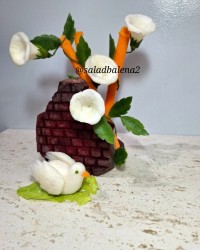 پرنده با شلغم