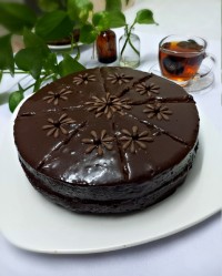 کیک شکلاتی باروکش گاناش