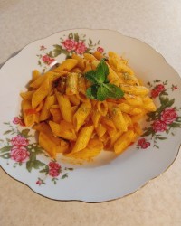 پاستا گوجه و ریحون