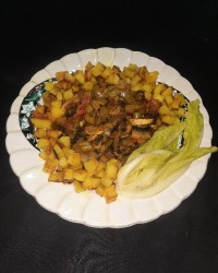 خوراک لوبیا سبز وقارچ (بدون گوشت)