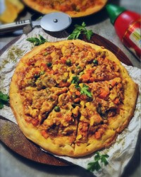 پیتزای مرغ وسبزیجات