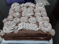 کیک خامه ای کاکائویی