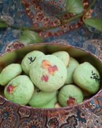 شیرینی آجیلی وکوکی پسته وهل