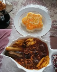 چلو قیمه بادمجان و کدو و سیب زمینی.