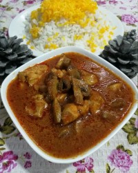 خورشت قارچ و مرغ