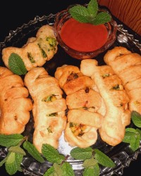 سمبوسه با سس کچاپ خونگی برای افطاری