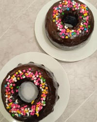 کیک بی بی شکلاتی