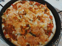 پیتزا کالباس و مرغ