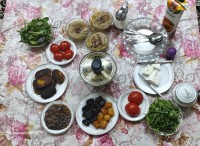 سفره افطاری روز بیست هفتم