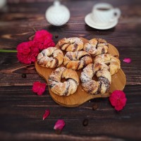 شیرینی با خمیرهزارلا