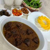 خورش فسنجان با مرغ