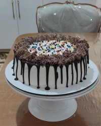 کیک خامه ای تولد