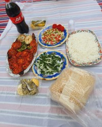 کباب ماهی کنار دریاچه زریبار