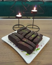 براونی خرما (بدون شکر)